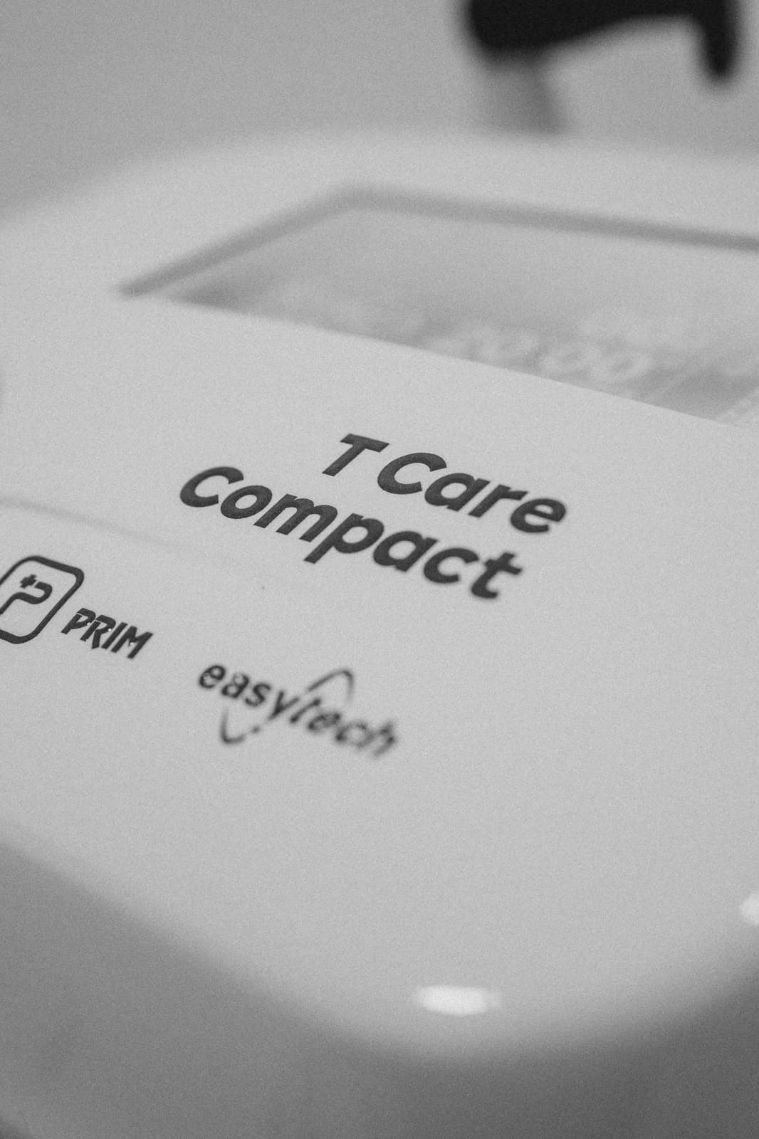 Detalle del equipo T Care Compact (radiofrecuencia) de la sala de fisioterapia.